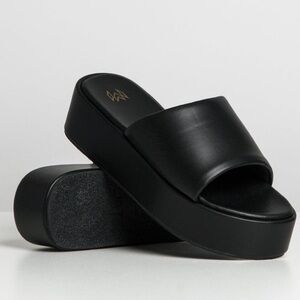 Malvados The Kacey Platform Slide Sandal Black
Y2K Baddie Summer Spring SZ 5/6